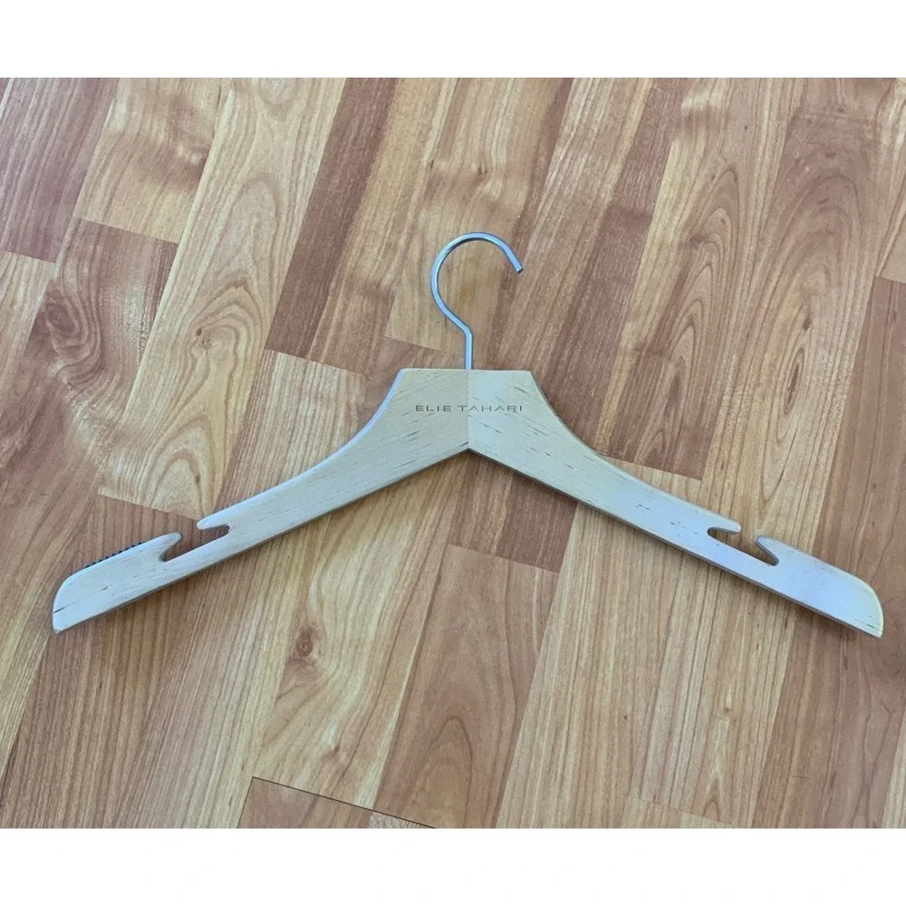 Elie Tahari Wooden ‎ Hanger